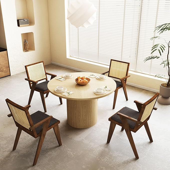 QHITTY Fluted Round Dining Table, 47-inch Wood Kitchen Table Table for 4, Farmhouse Circle Table with Strip Base for Kitchen, Living Room, Natural
