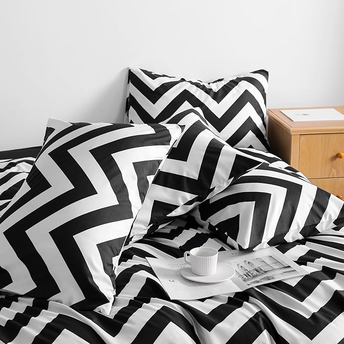 NTBAY 3 Pieces 100% Brushed Microfiber Striped Duvet Cover Set, Super Soft Black and White Printed Reversible Design Zipper Comforter Cover with Ties and Pillow 2 Shams (Full/Queen, Chevron)
