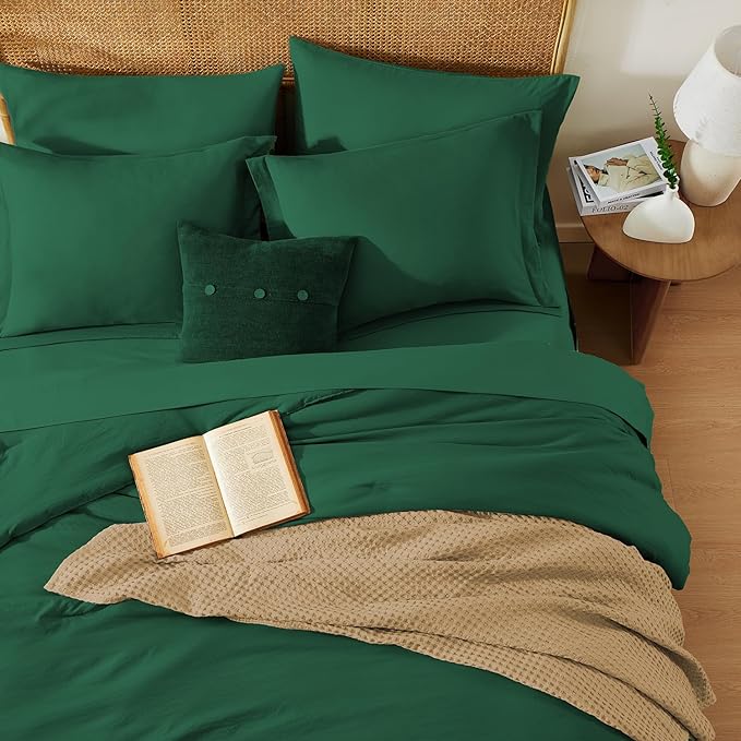 WRENSONGE Queen Comforter Set- 7 Pieces Soft Emerald Green Bed in a Bag with Fitted Sheet, Flat Sheet, 2 Pillow Shams, and 2 Pillowcases- Warm Bedding Sets Queen for All Season