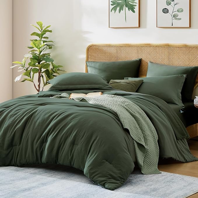 WRENSONGE Queen Comforter Set - 7 Pieces Deep Forest Soft Bed in a Bag Queen with Fitted Sheet, Flat Sheet, 2 Pillow Shams, and 2 Pillowcases- Warm Bedding Sets for All Season