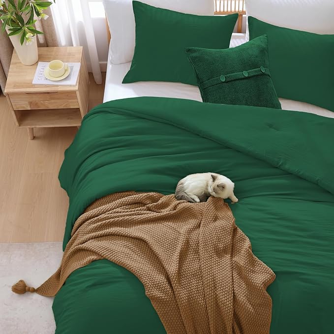 WRENSONGE King Size Comforter Set - 3 Pieces Emerald Green Comforter Prewashed Soft Lightweight for All Seasons,Fluffy Down Alternative Comforter King Size with 2 Pillow Shams
