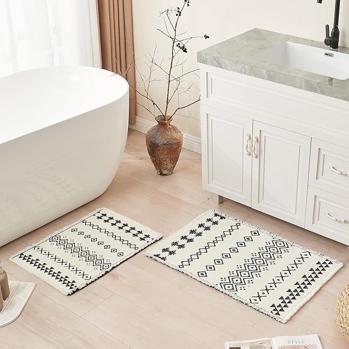 Douceur Boho Bath mat for Bathroom Floor Non Slip, Acrylic Blend Cute Bath Rugs with Tassels, Black and Cream White Tribal Ethnic Pattern Farmhouse Bathroom Rugs, 20" x 32"
