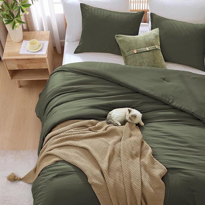 WRENSONGE Super King Comforter Set - 3 Pieces Prewashed Olive Green Comforter Soft Lightweight for All Seasons,Down Alternative Comforters Super King Size with 2 Pillow Shams