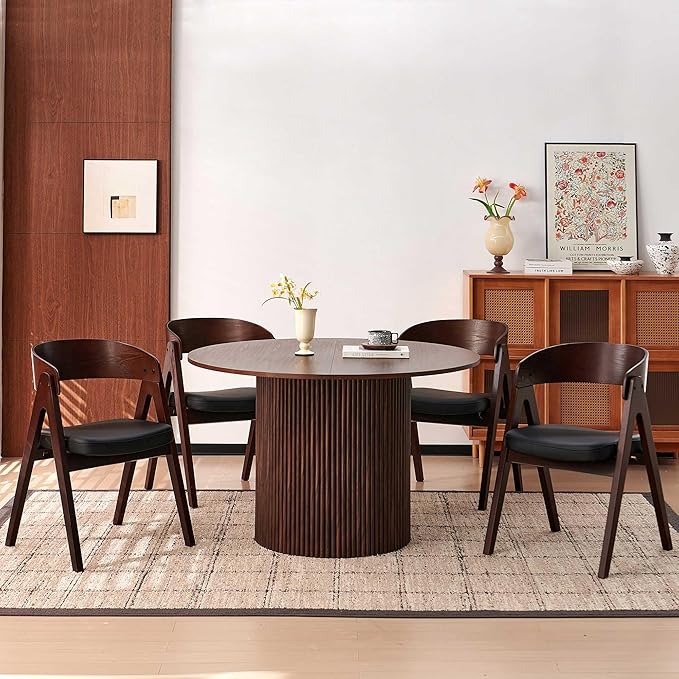 Howtek 47″ Round Dining Table Set for 4-6 People, 5 Piece Modern Kitchen Table with Natural Walnut Wood Grain Finish & 4 PU Leather Upholstered Dining Chairs（Curved Backrest & Solid Wood Legs ）