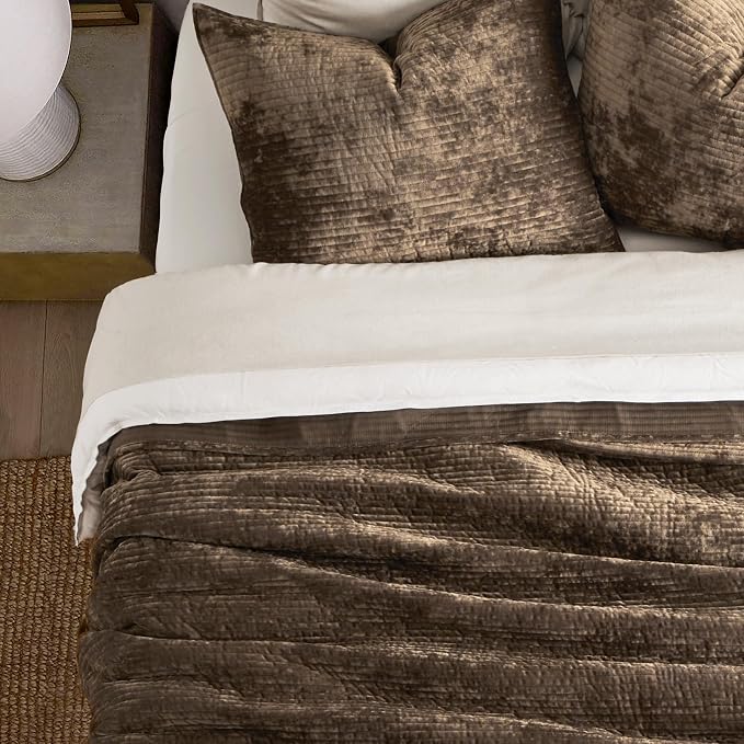 EverGrace Velvet Quilt Set California King 118'' x 106'', Luxurious Soft Bedding Sets, Lightweight Velvet Comforter for All Season, Striped Oversized Bedspread Coverlet w/ 2 Shams, Mushroom Brown