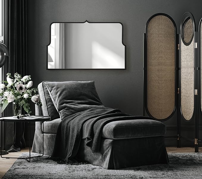 Kate and Laurel Gezella Scallop Arched Wall Mirror