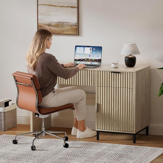 47" Home Office Desk with Fluted Drawers, Wood Exectuive Desk with Storage Cabinet, Charging Station, Metal Legs Modern Farmhouse Computer Desk for Work, Study Light Oak