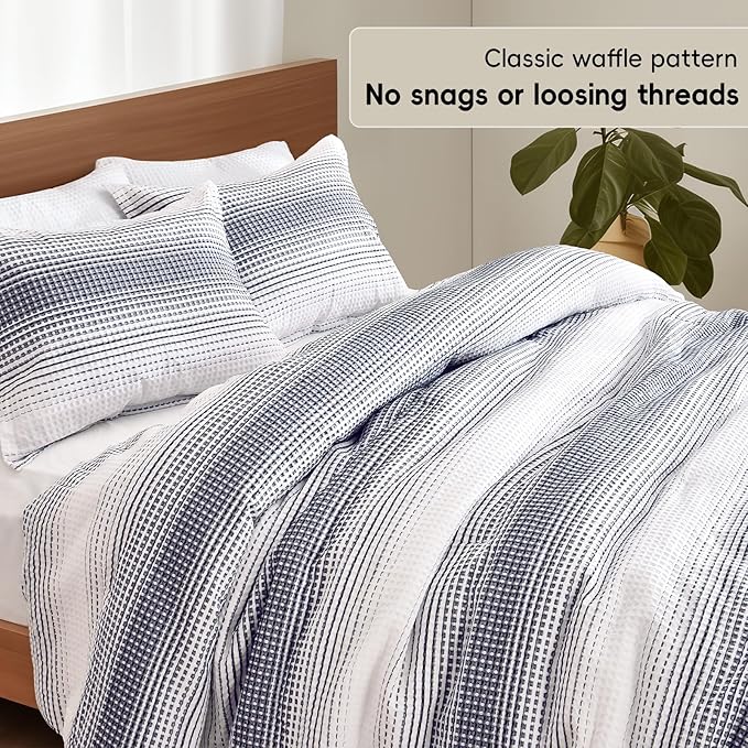 PHF Ultra Soft Yarn Dyed Waffle Weave Comforter Set King Size, 3 Pieces Lightweight Breathable Comfy Bedding Set, Comfy Textured 1 Comforter with 2 Pillow Shams, White and Navy