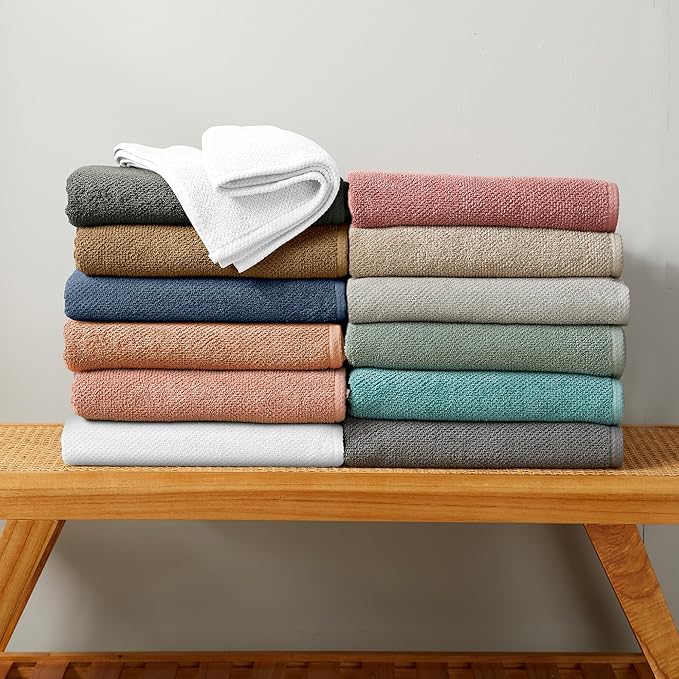 Great Bay Home Green Washcloth- 100% Cotton 13x13 Wash Cloth - Absorbent, Quick-Drying, Durable Face Towels for Bathroom Decor - Low-Twist, Two-Ply Fibers (Eucalyptus).