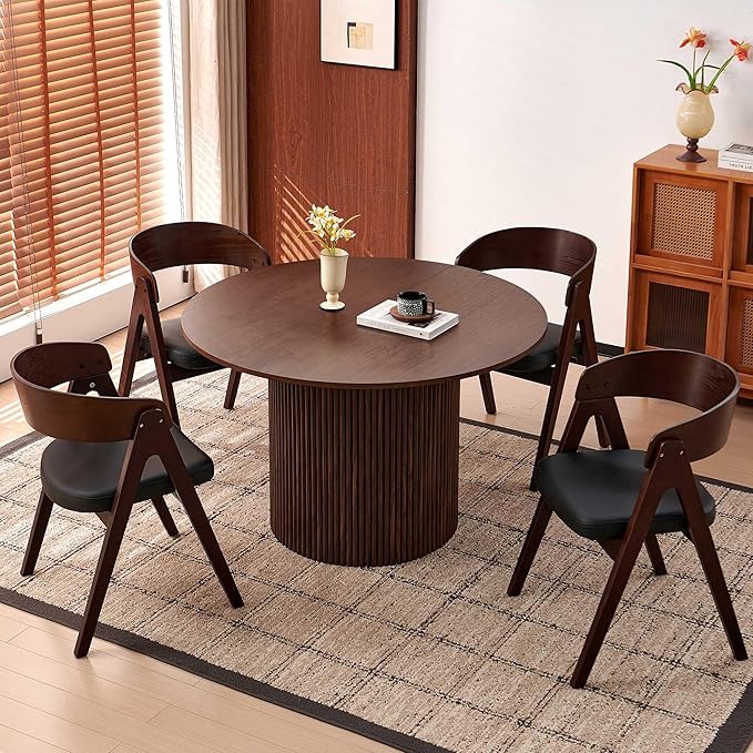 Howtek 47″ Round Dining Table Set for 4-6 People, 5 Piece Modern Kitchen Table with Natural Walnut Wood Grain Finish & 4 PU Leather Upholstered Dining Chairs（Curved Backrest & Solid Wood Legs ）