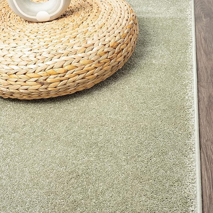 JONATHAN Y Haze Solid Low-Pile Green Indoor Area Rug 12x15, Coastal,Bohemian,Minimalist,Classic, Easy-Cleaning for Living Room,Bedroom,Kitchen,Pet Friendly,Non-Shedding (SEU100O-15)