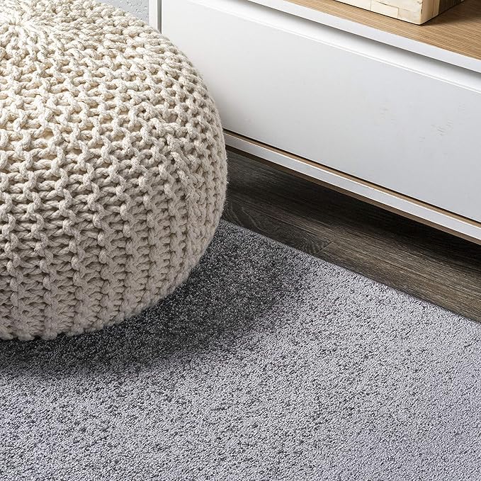 JONATHAN Y Haze Solid Low-Pile Gray 5' Round Indoor Area Rug, Coastal,Bohemian,Minimalist,Classic, Easy-Cleaning for Living Room,Bedroom,Kitchen,Pet Friendly,Non-Shedding (SEU100A-5R)