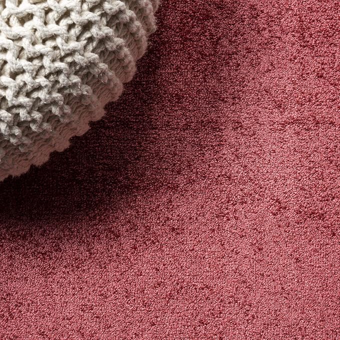 JONATHAN Y Haze Solid Low-Pile Red 4x6 Oval Indoor Area Rug, Coastal,Bohemian,Minimalist,Classic, Easy-Cleaning for Living Room,Bedroom,Kitchen,Pet Friendly,Non-Shedding (SEU100E-4OV)