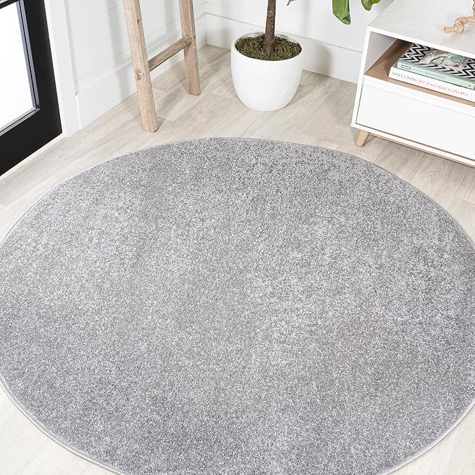 JONATHAN Y Haze Solid Low-Pile Gray 5' Round Indoor Area Rug, Coastal,Bohemian,Minimalist,Classic, Easy-Cleaning for Living Room,Bedroom,Kitchen,Pet Friendly,Non-Shedding (SEU100A-5R)