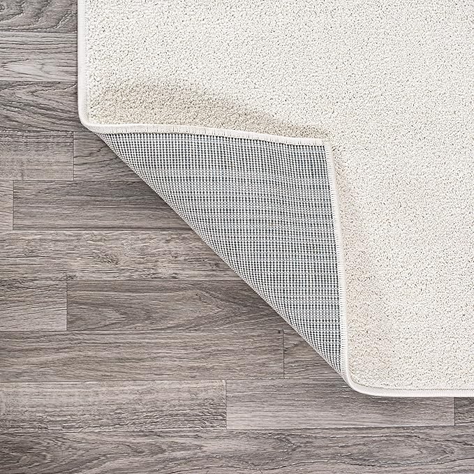 JONATHAN Y Haze Solid Low-Pile Cream 4' Round Indoor Area Rug, Coastal,Bohemian,Minimalist,Classic, Easy-Cleaning for Living Room,Bedroom,Kitchen,Pet Friendly,Non-Shedding (SEU100T-4R)