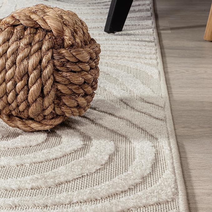JONATHAN Y Maribo High-Low Abstract Striped Cream/Ivory 6' Round Indoor/Outdoor Area Rug, Pet Friendly, Non-Shedding, Stain Resistant, Easy-Cleaning for Backyard, Patio, Porch (SCN103A-6R)
